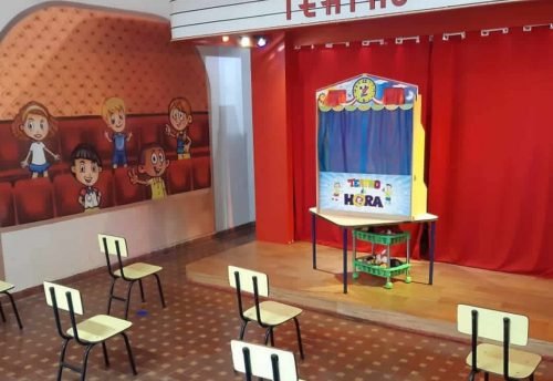 O projeto pedagógico da escola Nana Nenem valoriza os ambientes lúdicos como verdadeiros cenários de aprendizado que compõem a nossa estrutura. Contamos com uma ampla área ao ar livre, playground estruturado com brinquedão e brinquedos seguros, além de boxes que simulam situações do cotidiano, como mercadinho, pet shop e cozinha.