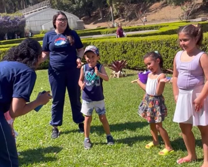 Realizamos o Passeio da Primavera, um momento especial que reuniu crianças, famílias e educadores em uma experiência lúdica, alegre e cheia de significado.